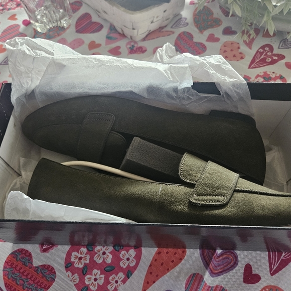 TALBOTS DEEP OLIVE GREEN RYAN KEEPER 9.5 M FLAT - Picture 10 of 10